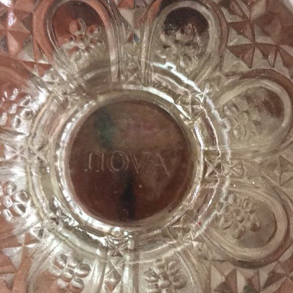 Set of 2 Avon vintage flower crystal goblets - Picture 3 of 11